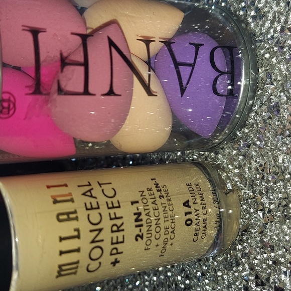 3 bundle products, 2 foundations and sponges - Picture 2 of 12